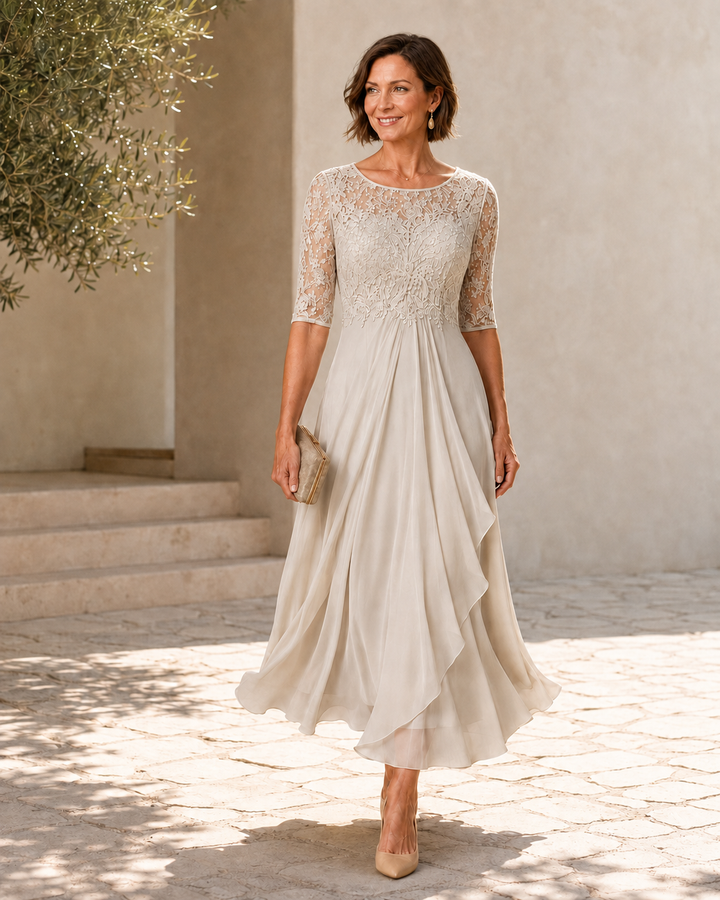 Vivienne – The Flattering Lace Midi Dress