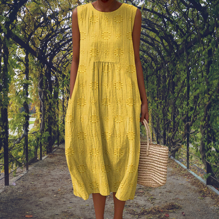 Natasha – Elegant sleeveless dress with pockets