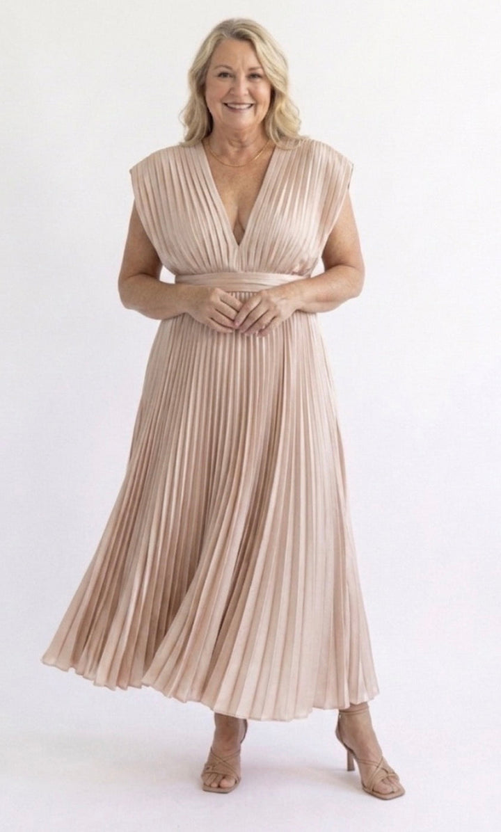 Harrow & Lane™ | Timeless Pleated Midi Dress