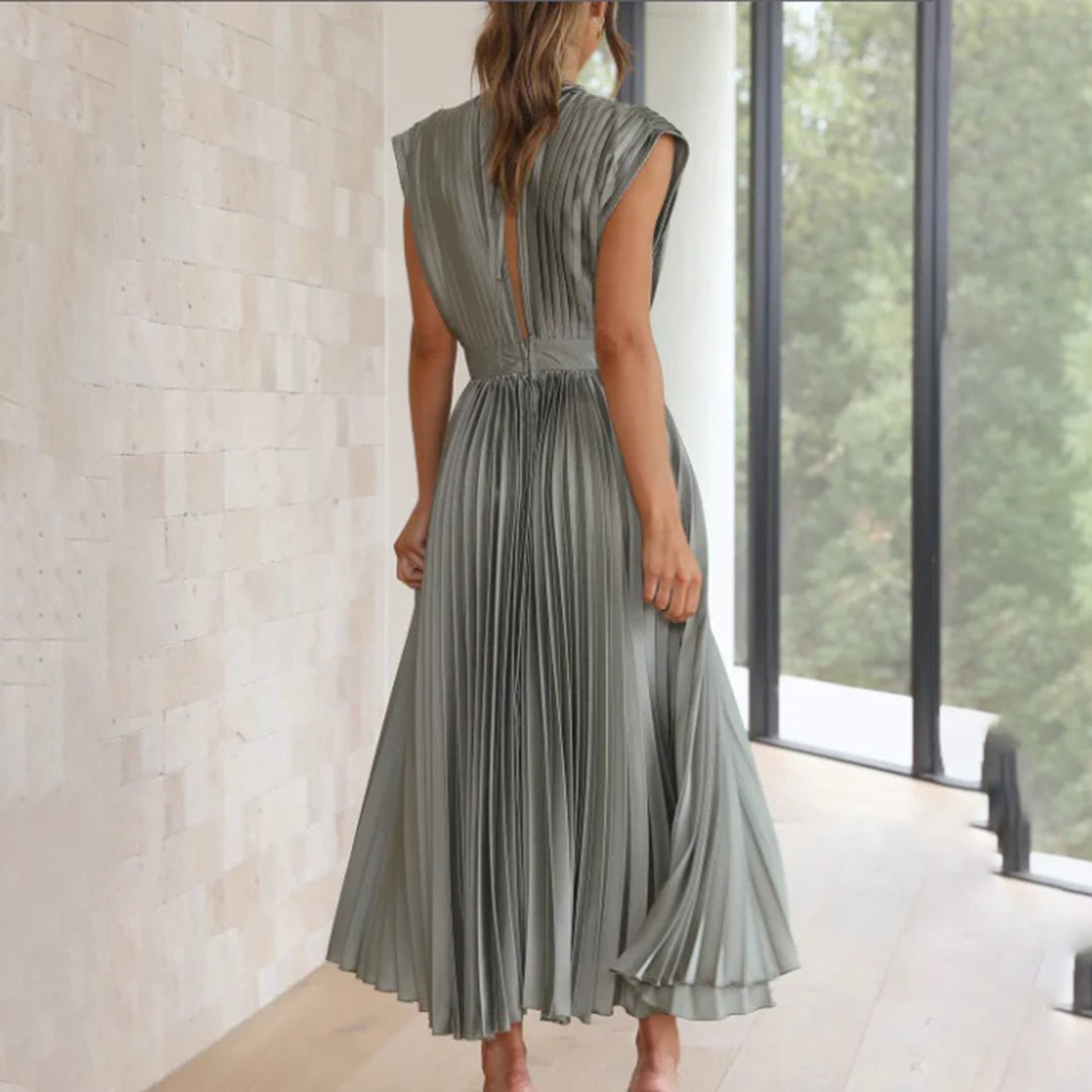 Harrow & Lane™ | Timeless Pleated Midi Dress