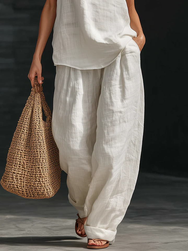 Isabel – Elegant Sleeveless Set with Wide-Leg Trousers