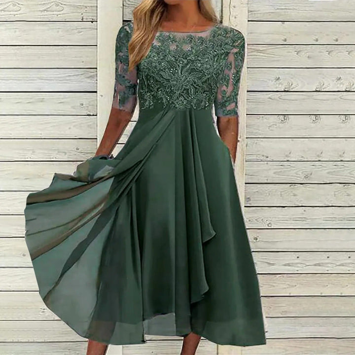 Jeanette – The Flattering Lace Midi Dress